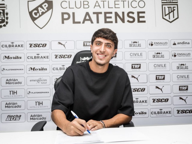 Mateo Mend�a firm� y es nuevo jugador de Platense